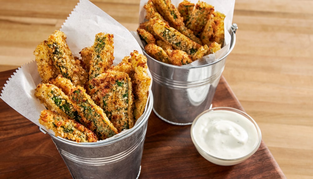 https://support.frigidaire.com/globalassets/air-fry-assets/seo-articles/air-fry-tips/zucchini-fries.png